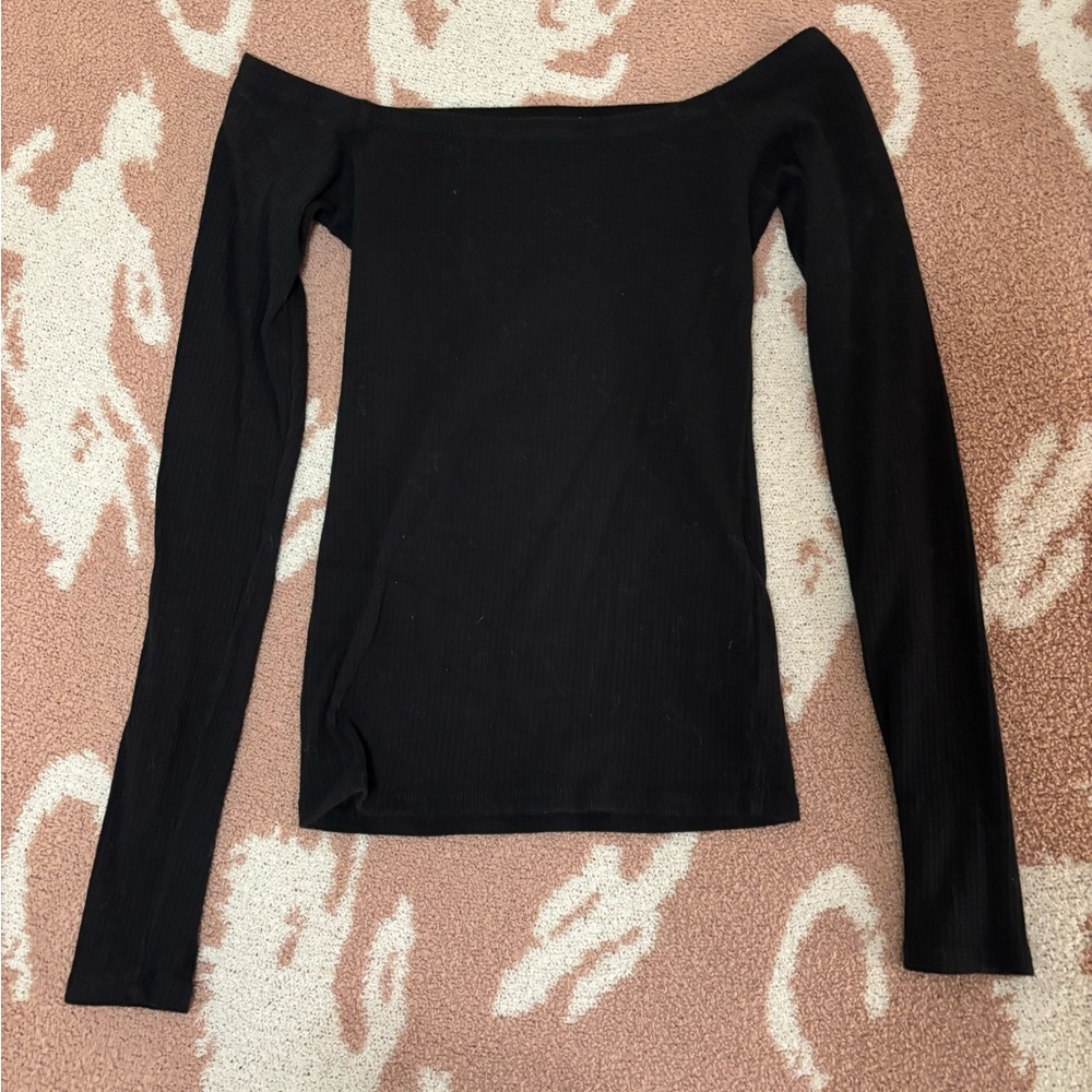 Hollister Black Off-the-Shoulder Long Sleeve Top